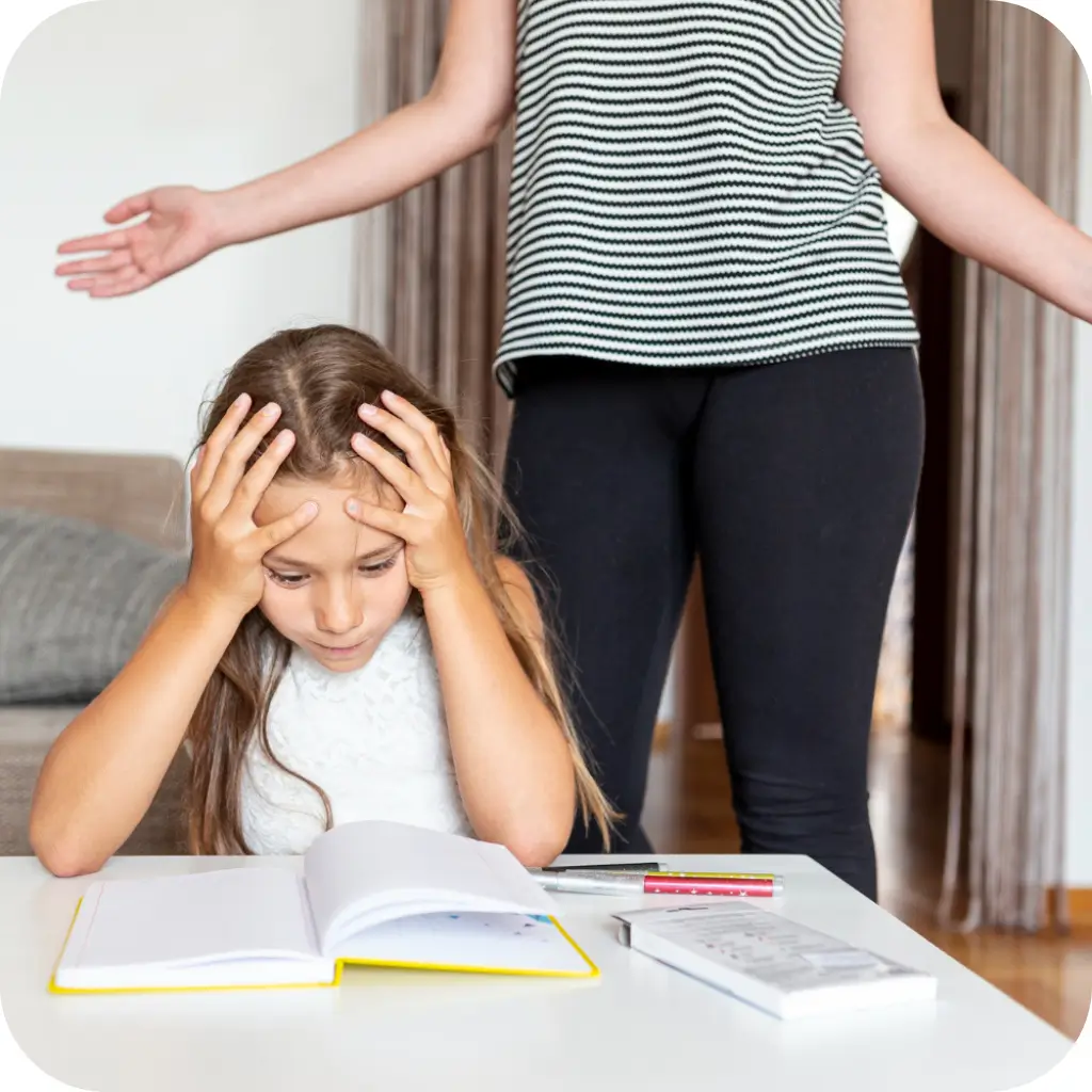 nehezen_tanulo_gyerek_veszekedik_anyukajaval